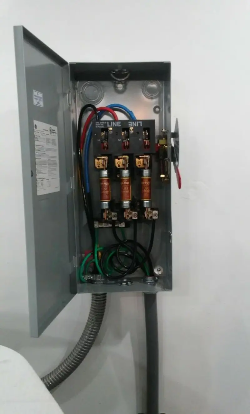Three-phase disconnect switch installed for Electrical Wiring & Rewiring in Genoa